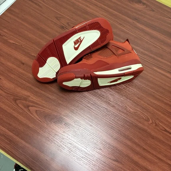 Air Jordan 4 Men's Bold
Red Sneakers - Picture 4 of 6